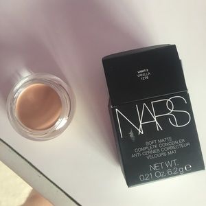 Nars soft matte complete concealer (shade Vanilla)